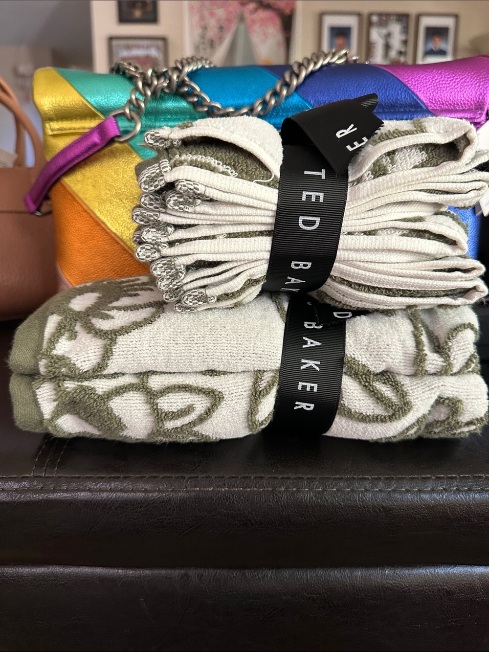 Ted Baker 2 Hand Towels Towels and 4 Washcloths NWT